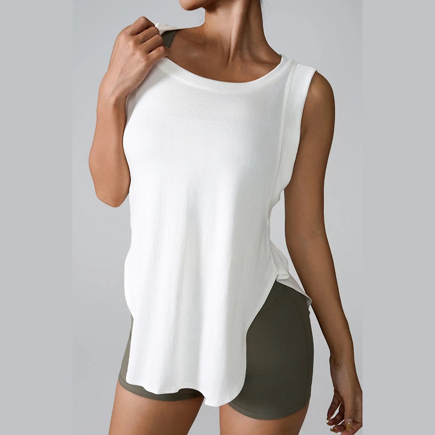 Tanktop mit geschlitztem Rundhalsausschnitt Produktbild – VYROX