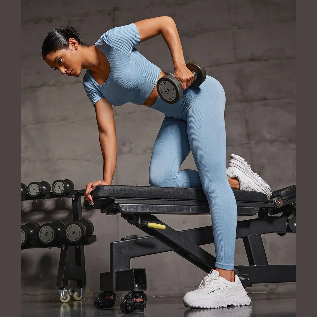 Active Set – Rundhals Top & High-Waist Leggings Produktbild – VYROX
