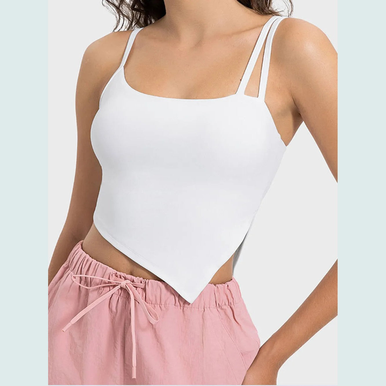Asymmetrisches Neckholder-Top mit Schlitz – Ansicht 4 – VYROX
